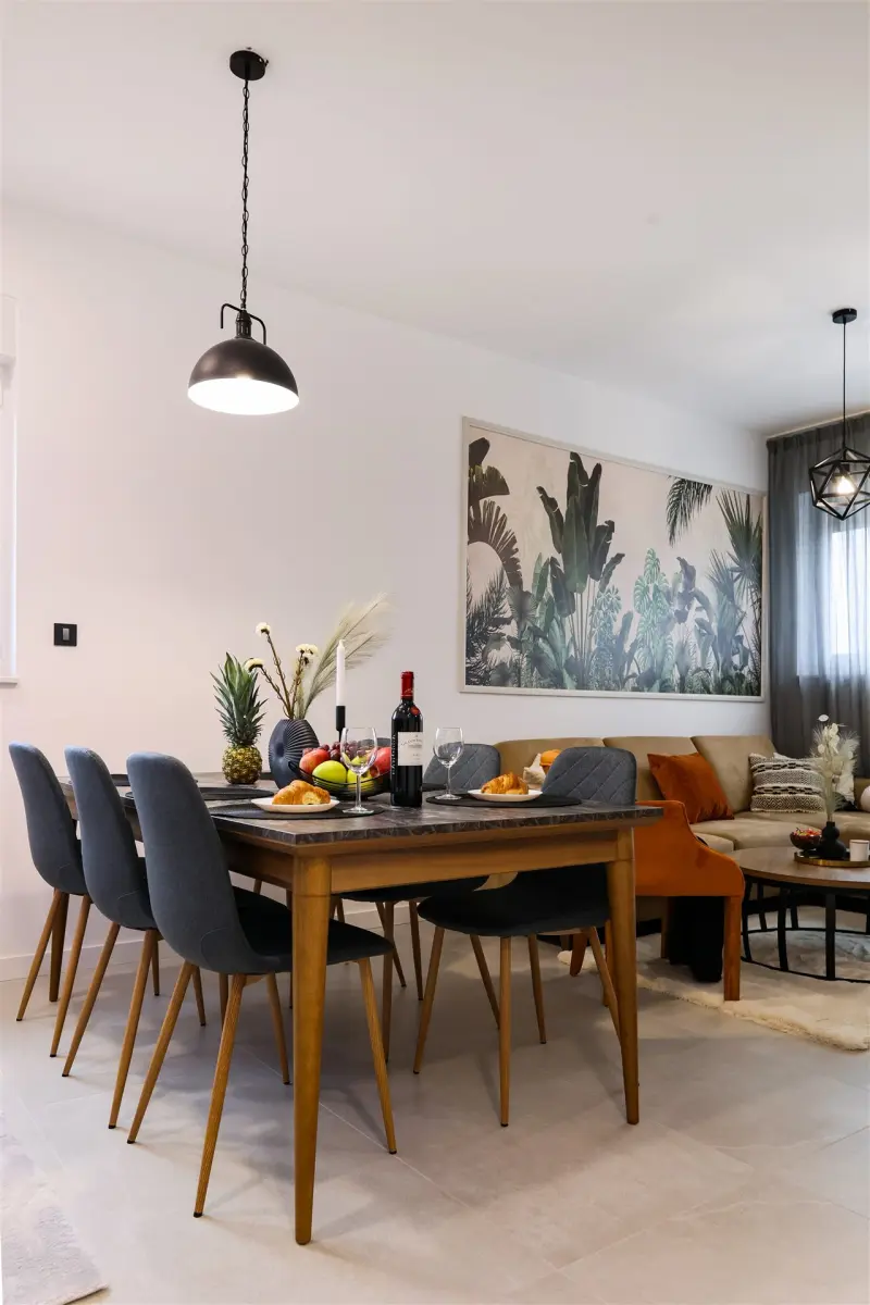 Apartment 4